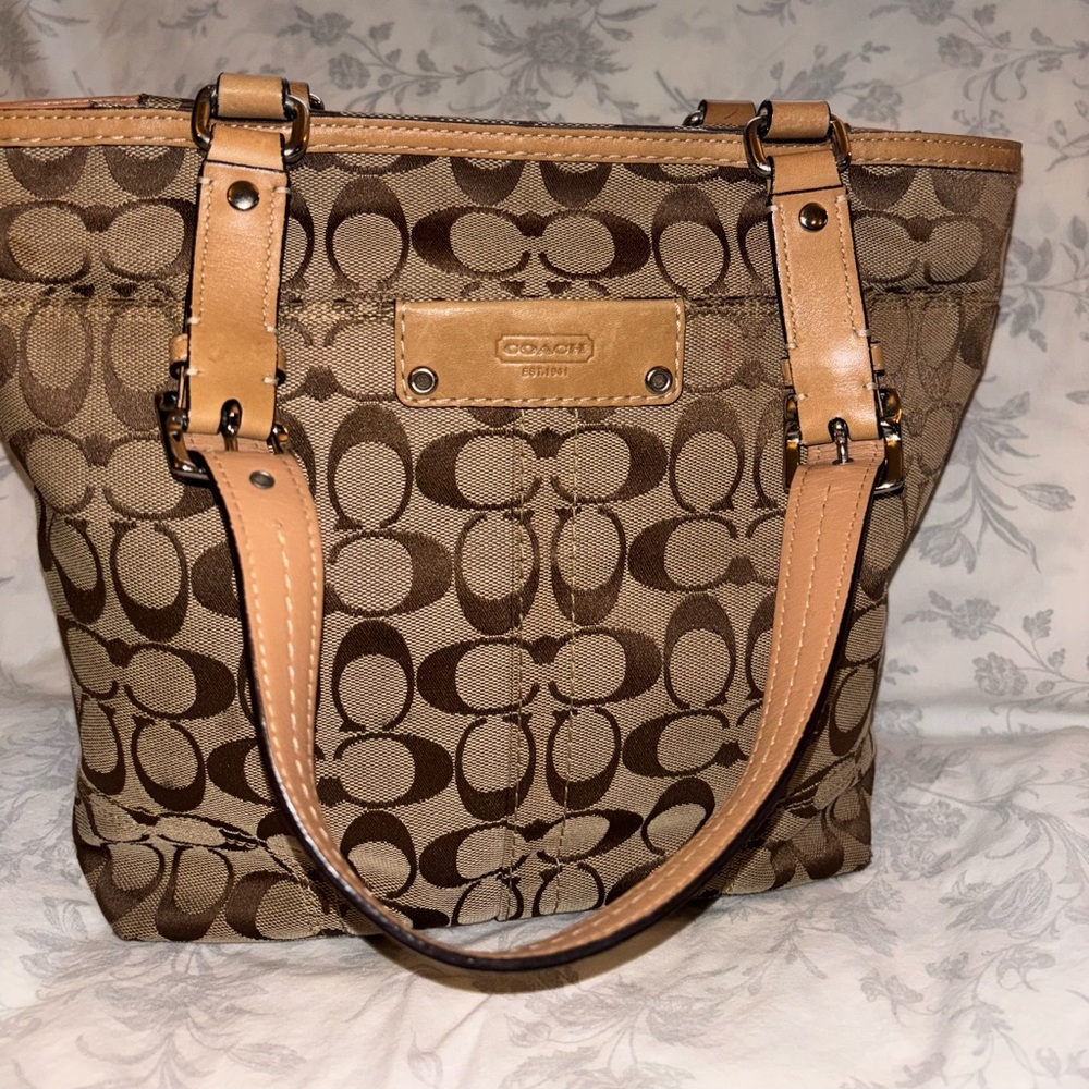 Coach Hampton Signature Canvas With Leather Trim Tote Bag - Picture 5 of 16